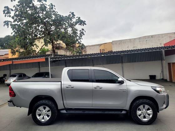 TOYOTA HILUX 2.7 SRV 4X2 CD 16V FLEX 4P AUTOMÁTICO TOYOTA HILUX 2.7 SRV 4X2 CD 16V FLEX 4P AUTOMÁTICO